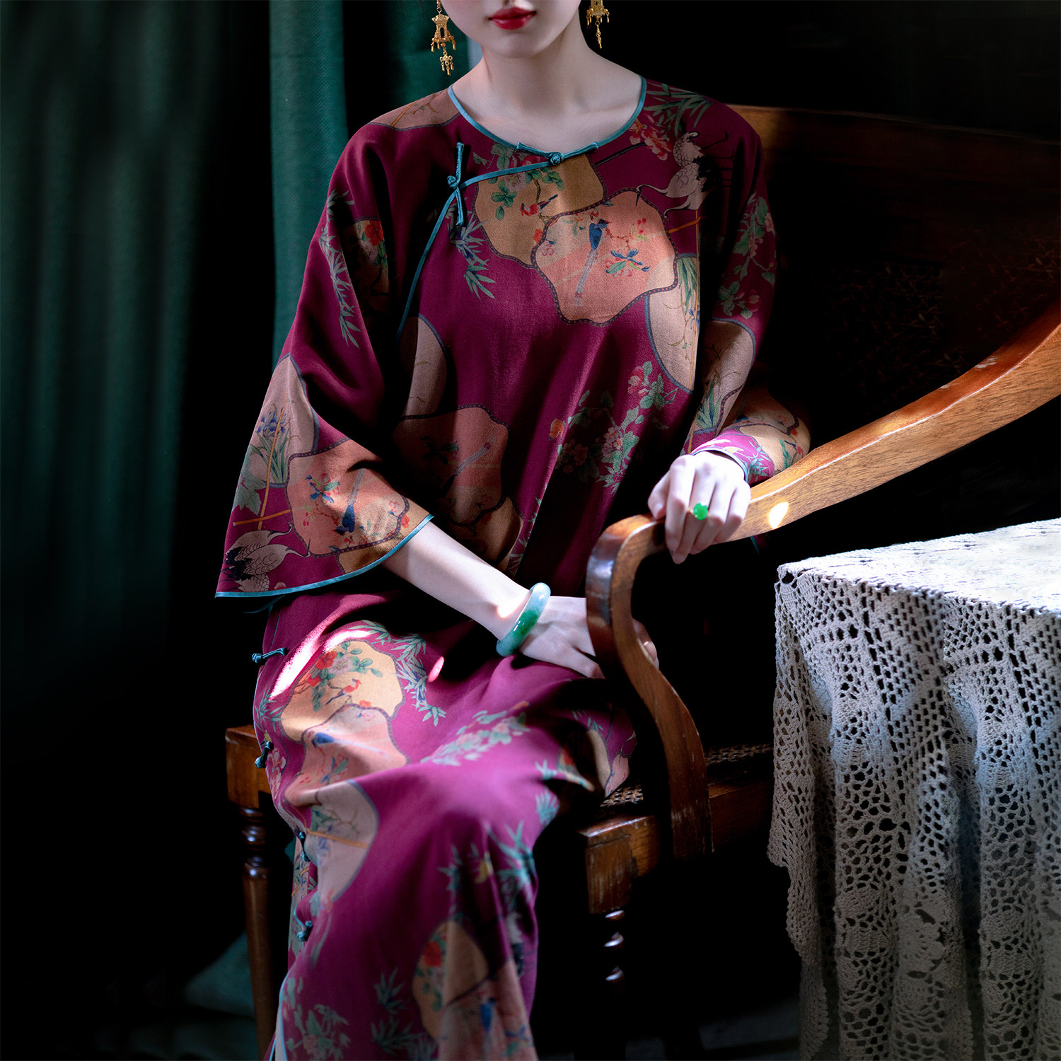 Mirror flower water moon -- a city wind flop -- spring and summer Chinese style Chinese Republic of China Wind disc buckle true silk fragrant cloud yarn a piece of style qipao