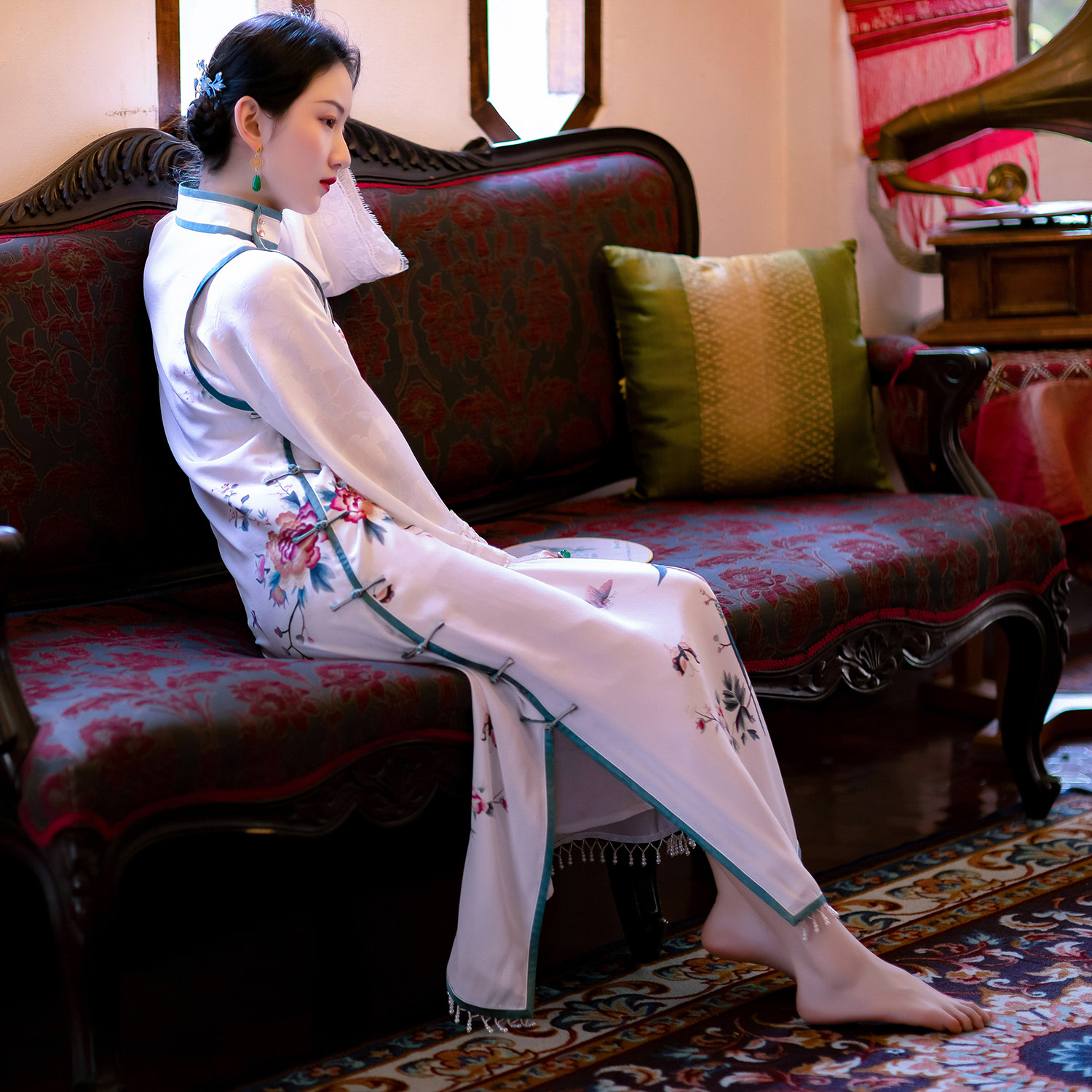 The Fengqi -- a city of wind power -- spring and summer New China's windy and genuine silk printed bobsled daily improvement of the qipao foreign dress