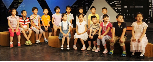 Ghế gấp kính thiên văn ghế organ Bắc Âu thời trang thiết kế nội thất sáng tạo nhiều ghế băng ghế giấy vui - Đồ nội thất thiết kế ghế tựa bệt