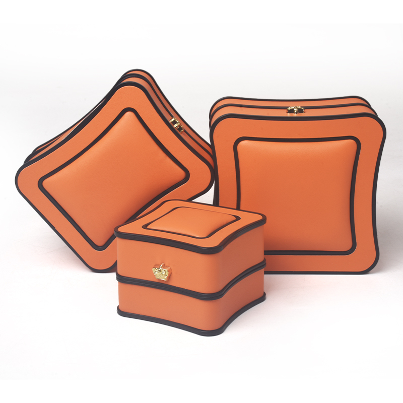 Crown Back-Shaped Leather Box Accessible Luxury Fashion Waist Pu Jewelry Packaging Box Pendant Necklace Bracelet Bracelet Gift Box