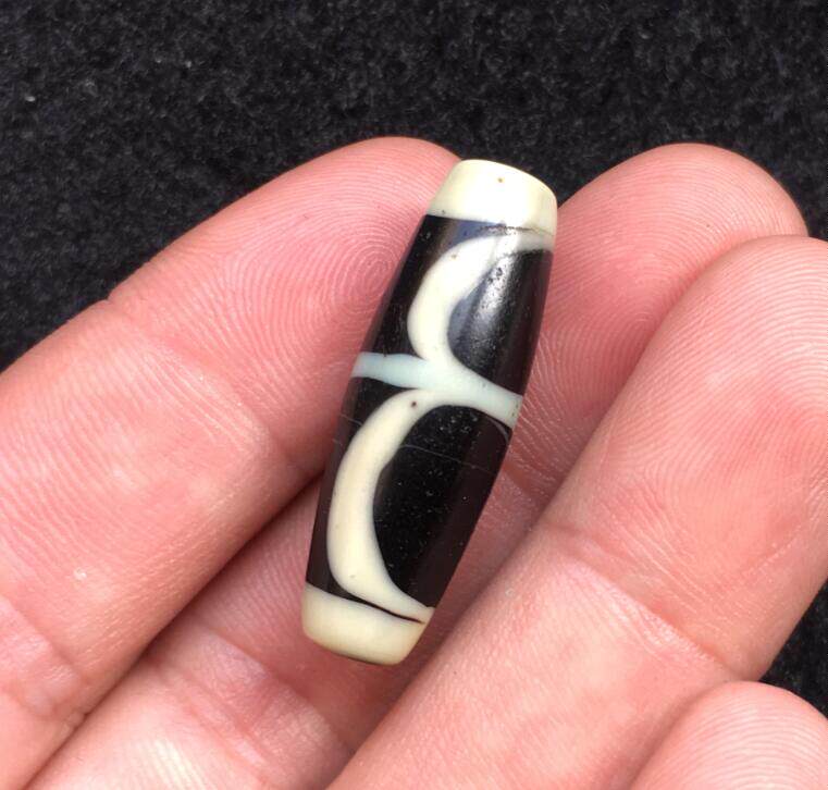 The Qing Dynasty Tibet's Old Glazed Sky Pearl Buddha Eyes Two Eyes Day Pearl Bag Old Fidelity