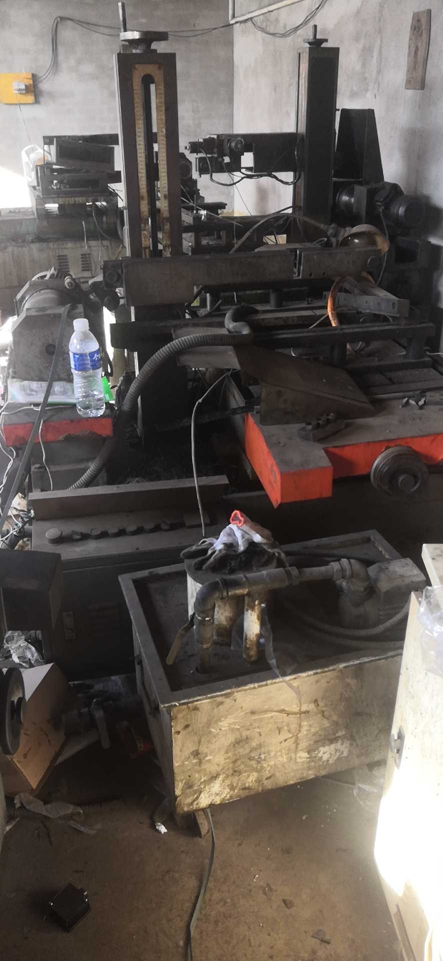 Type of secondhand wire cutting machine tool SXX type