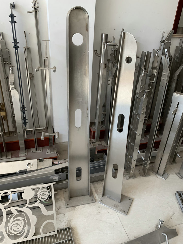 Glass canopy rain tower curtain wall accessories 304 stainless steel connecting claw pull rod H-shaped steel beam corbel bracket 80x140