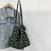 Зеленый ремешок через плечо Love на молнии.