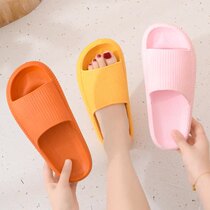 2022 New Summer Slippers Wear - resistant couple shoes thickened indoor and outdoor stepping on the cool slippers