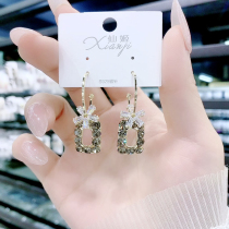 2022 New trend fashion is sweet ear decoration Korea network red temperament geometric square small fragrance earrings