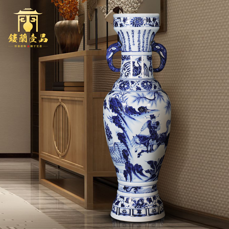 Under the jingdezhen blue and white porcelain yuan Xiao Heyue chase Han Xinxiang ear to bottles of Chinese style household, hotel decoration furnishing articles