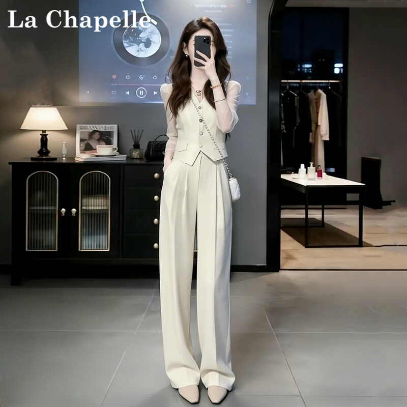 La Chapelle Light Luxury Style Casual Sports Suit for Women, Summer 2026 New Model, High-End Slimming Apricot Color Two-Piece Set
