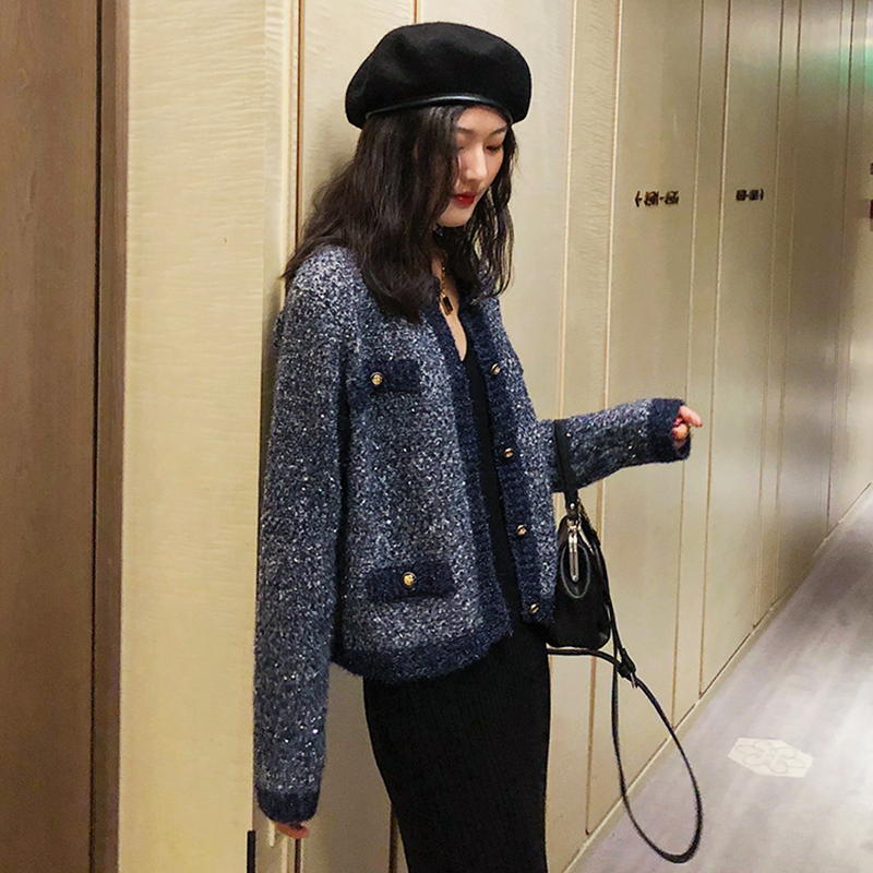 MAJE KARA autumn light extravaganza with new French style small balsamic wind light and easy and casual coarse flowers, short coat