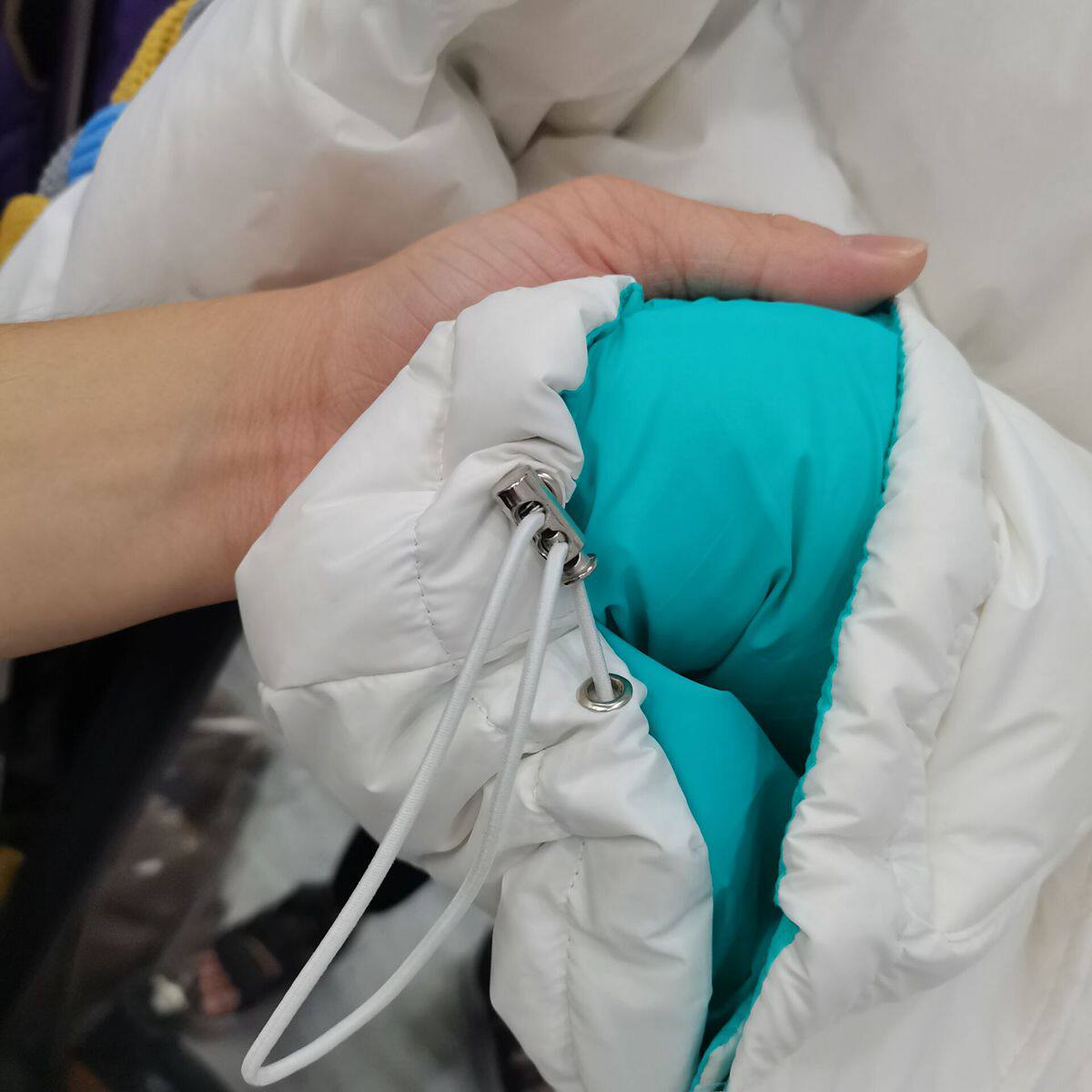 2022羽绒服女短款针织连帽拼接袖韩版糖果色反季清仓设计感外套潮详情16