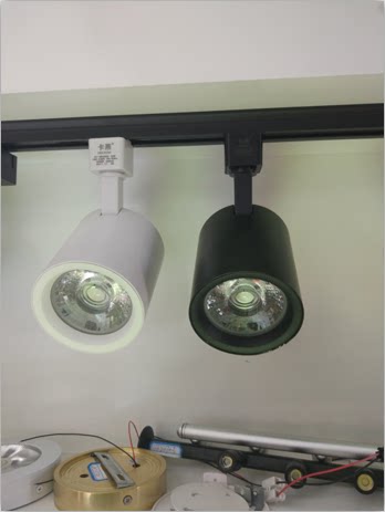 COB Chip LED Track Spotlight 35W Nordic Women's Clothing GD3505 Large Lens Shop Window Showroom Suction Top Slide Rail