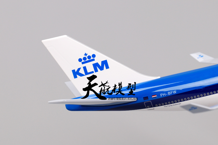 Phòng khách sáng tạo phòng ngủ tabletop trang trí kích thước lớn mô hình B747 Hà Lan Airlines mô phỏng tĩnh máy bay chở khách tro choi tre em