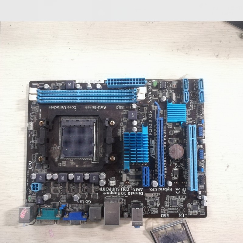 Asus SUSTech M5A78L-M LX3 PLUS AM3 AM3 with a small motherboard