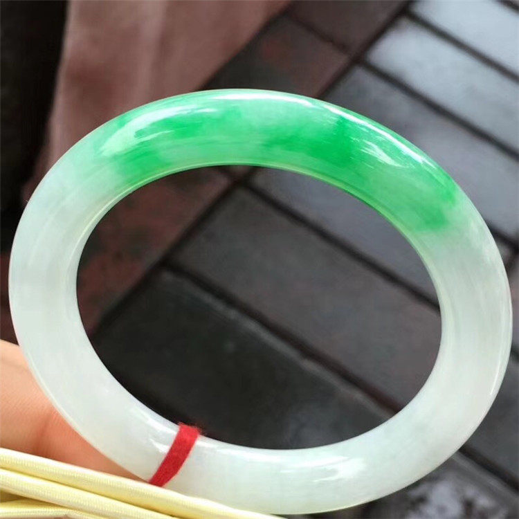 Brief An emerald 56 Emerald jade Jade Green Round Strips Jade Bracelet Handjewelry of the Old Thing Yangbing Floating Zhengyang Green Bracelet