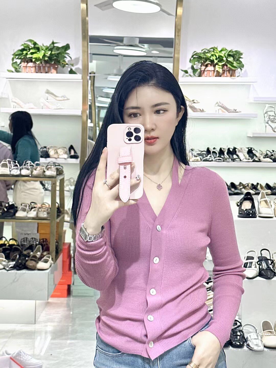 巨康女鞋实体批发店