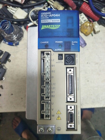 OMRON servo drive R7D-AP04H R7D-AP01L Import detached machine 9 into new bargain