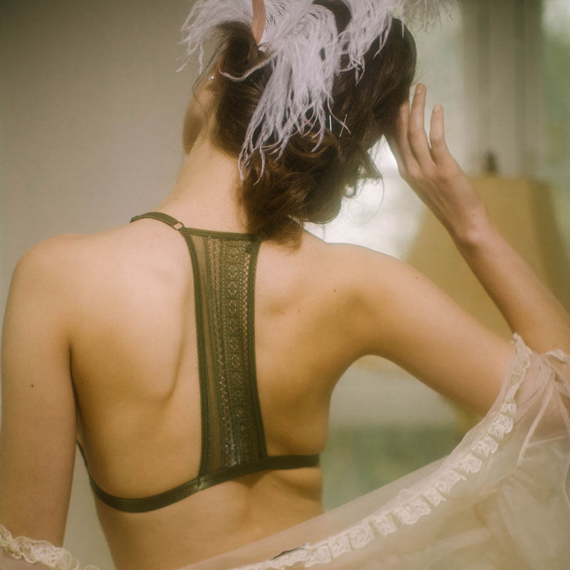 Sexy Seine River sexy triangle cup underwear tube aunt 10:30 C-033 beauty back thin cup bra set