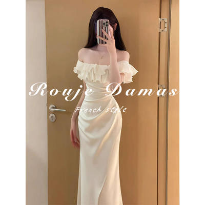 Rouje Damas's ruffled one-shoulder dress for women exudes a high-end and elegant summer vibe. It's a stunning cut-out waist and hip dress