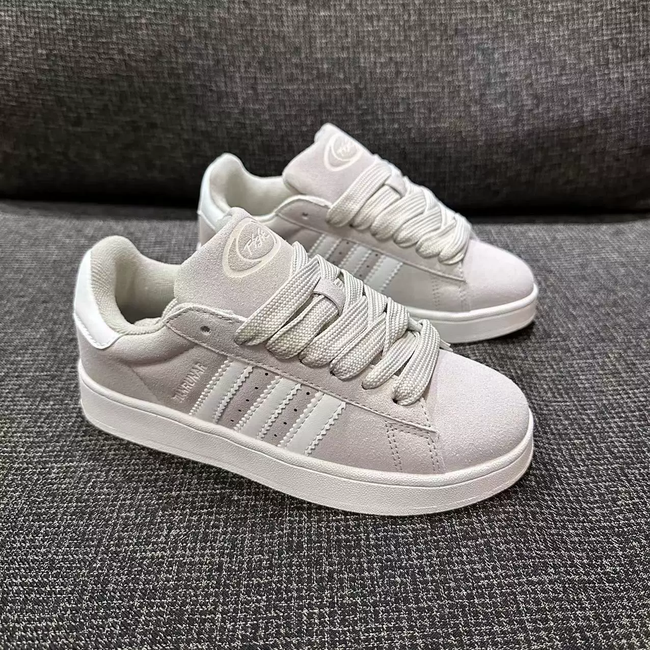 2024 новый простой кристаллов Bread Girl Shoes INS Student Men and Female Various Couple Couples Casual Sports Shoes