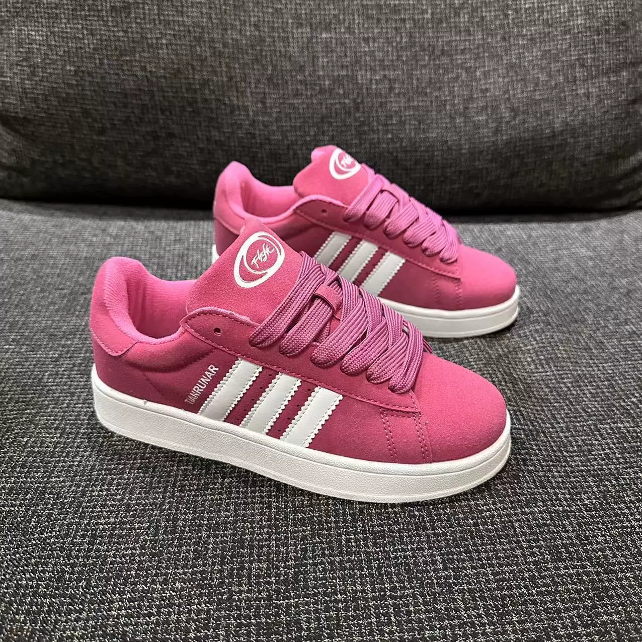 2024 новый простой кристаллов Bread Girl Shoes INS Student Men and Female Various Couple Couples Casual Sports Shoes