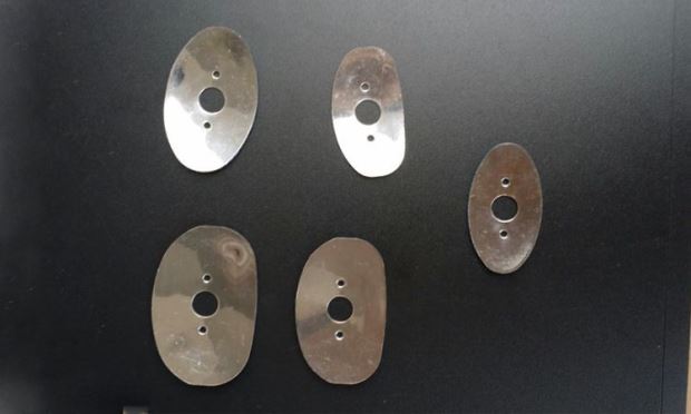 Thiết bị kính phụ kiện máy ba lỗ hỗ trợ máy đột dập thép không gỉ lót kim loại kính mắt việt tín