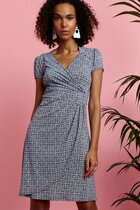 Net red one-piece dress 2022 Spring paragraph Xia Yingren small dress printed with slim fit body wrap skirt office