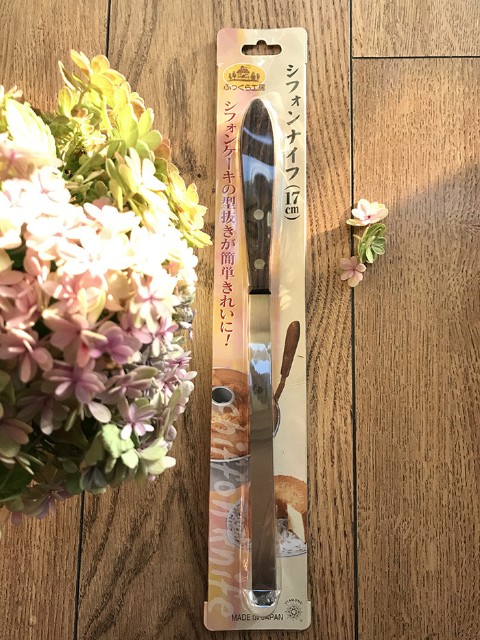 Spot Japan New Caucuse Natural wood handle stainless steel Qi Wind Demould Knife L17cm