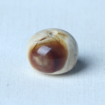 Paired with sharp tool natural smooth amber beeswax dried white flower gold amber blood amber and amber single bead bracelet