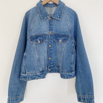 Retro Denim Style Short Jacket for Women, Blue Lapel Long Sleeves, Fashionable Design, Single-Breasted Cape-Style Jacket