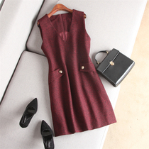 Name Yuanyuan Fan ~ Yan Value Control Surprise Mao V neckline bag sleeveless H-type one-piece dress vest dress