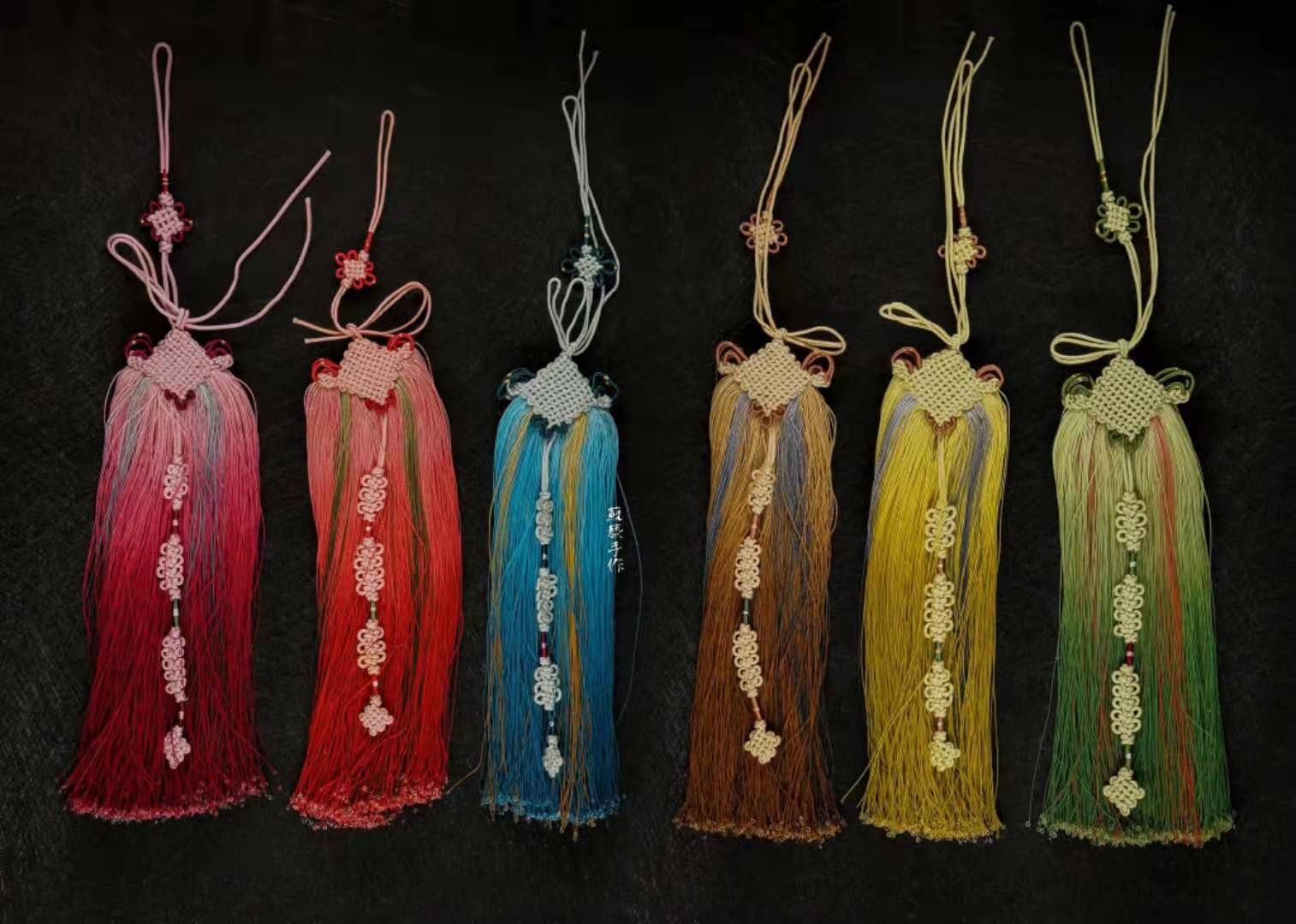 (Tassel clearance)Butterfly fight silk return basket must be red color old silk return basket must be tassel clearance