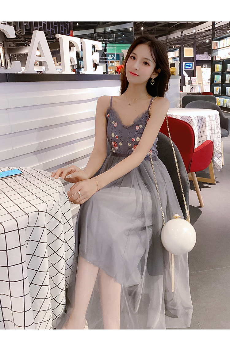 VK旗艦店 韓國風刺繡花朵拼接網紗細肩帶無袖洋裝
