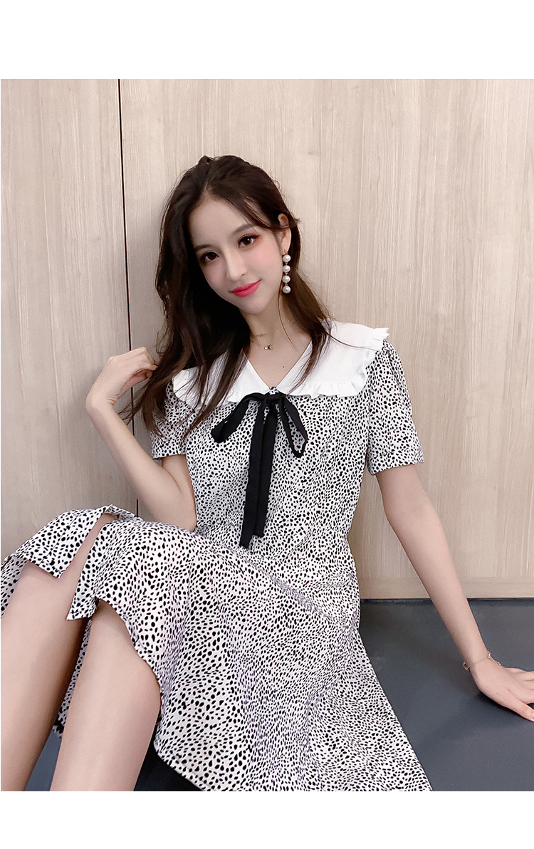 VK旗艦店 韓國風復古木耳邊娃娃領圓點單排扣短袖洋裝