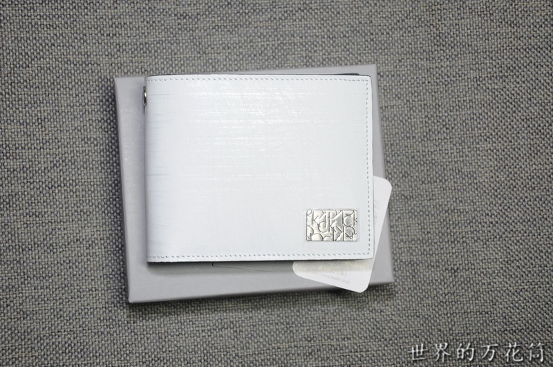 Ca*Vin K*Ein White Metal Patchwork Short Bi-Fold Wallet