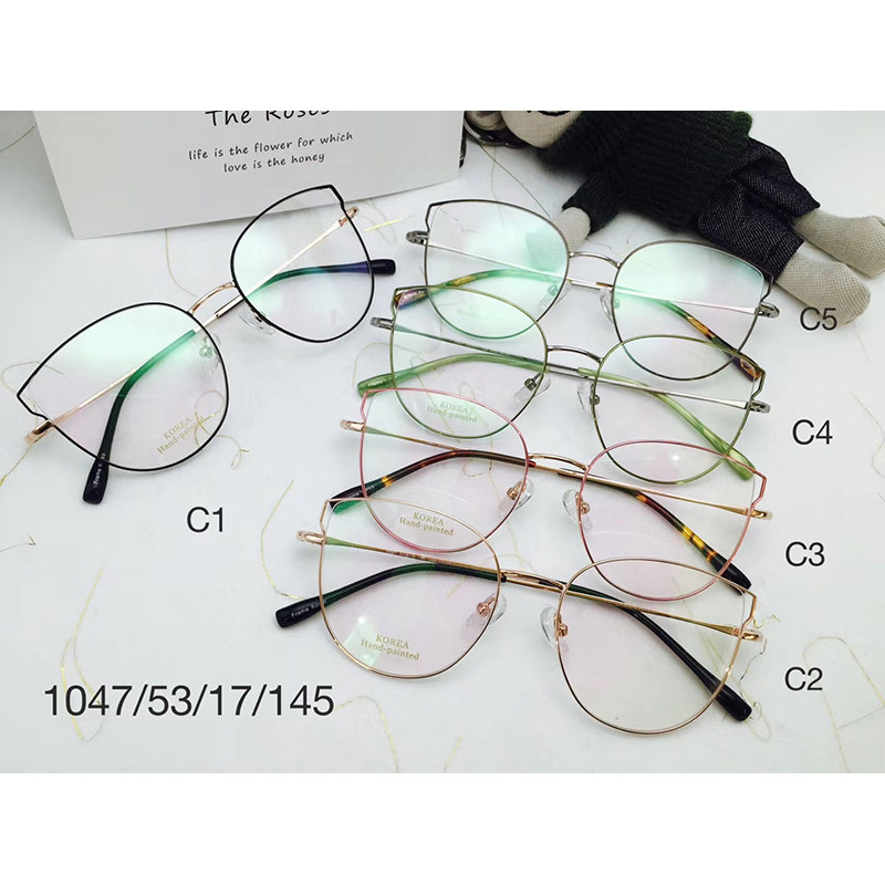 The designer series 1047 in size 53-17-145