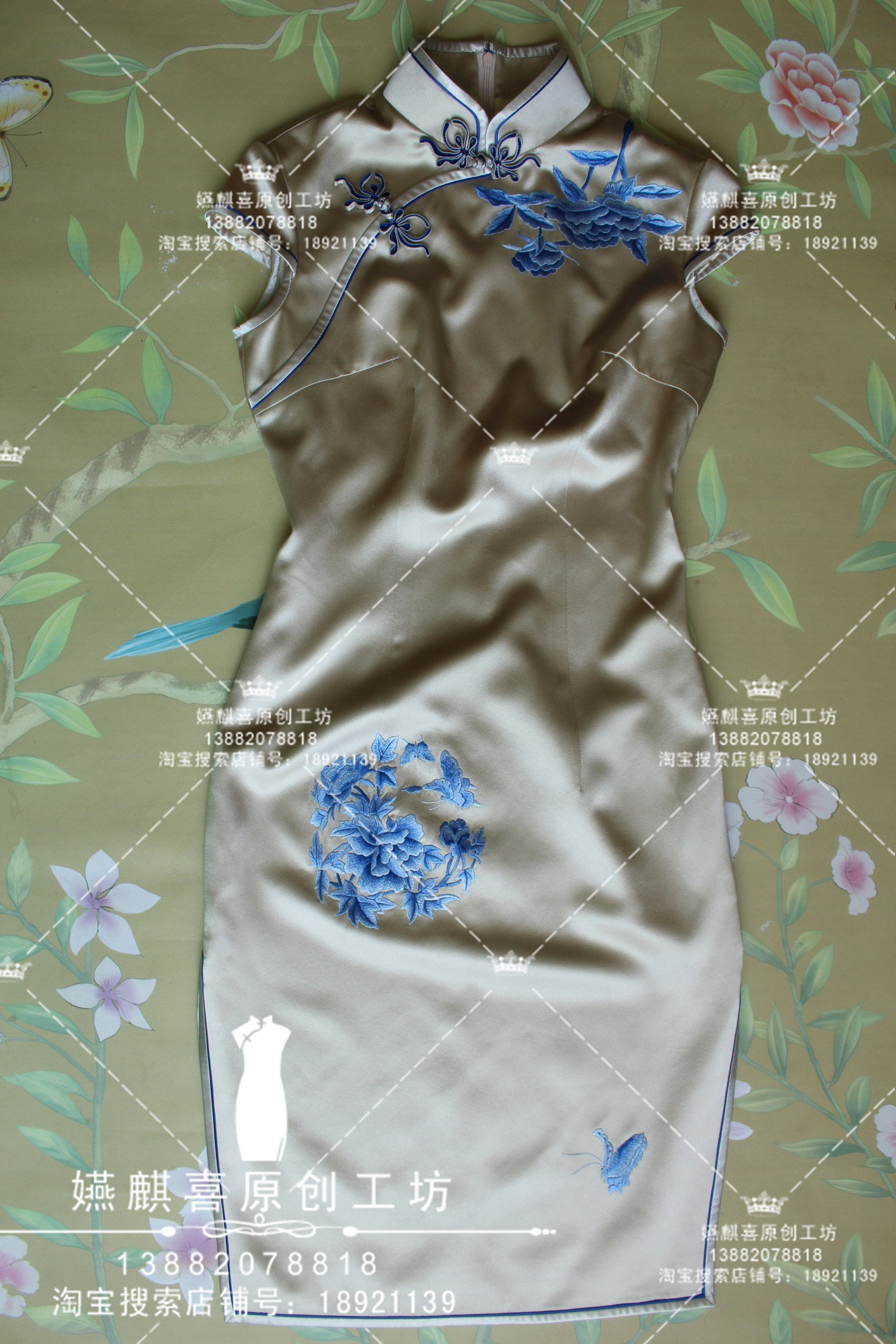 Spring/Summer original heavyweight silk satin silk hand-embroidered improved blue and white porcelain cheongsam dress