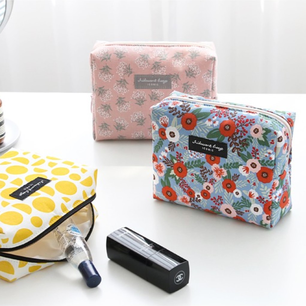 Korean iconic small fresh multi-use tampon collection package sweet headset data wire package portable makeup pack