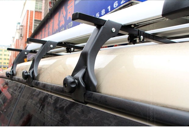 Đông Phong phổ biến nấm linh chi M3 M5 V3 kẹp pinch vuốt mái hành lý giá Xiaokang V27L sửa đổi - Roof Rack giá đỡ nóc xe oto