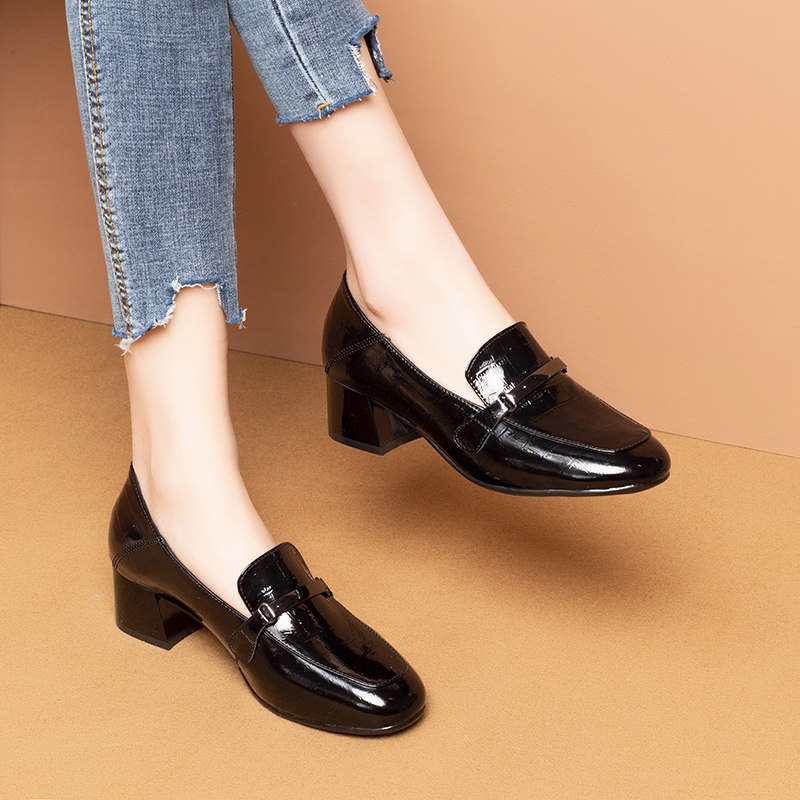 Thick heel loafers women's genuine leather soft leather patent leather a pedal all-match square toe medium heel bag shoes British style small leather shoes women