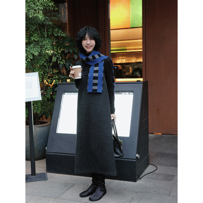 Tt Designer [Graceful and Elegant] Gray Uv Collar Design Wool Dress with Back Slit for Women, Spring Season