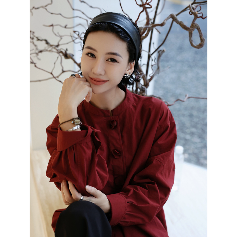 Tt Designer [Dujian] Hong Kong-Style Retro Bright Red Shirt, Slightly Loose Straight Silhouette Top for Women, New Autumn Collection