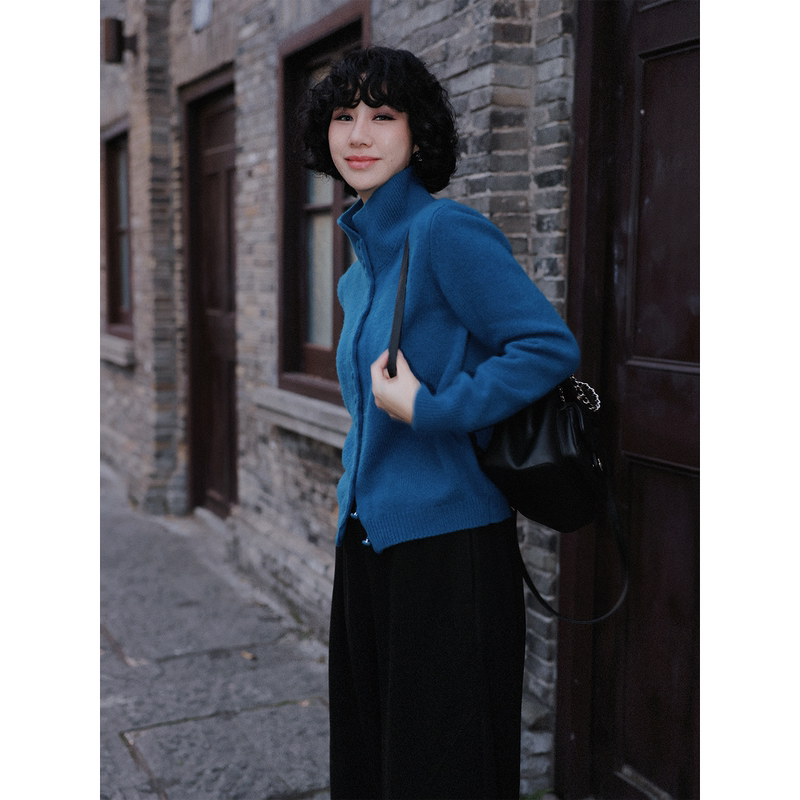 Tt Designer [Cold Brew Jasmine] Minimalist Klein Blue Elegant High-Neck Cardigan Wool Knit Sweater for Women Autumn and Winter