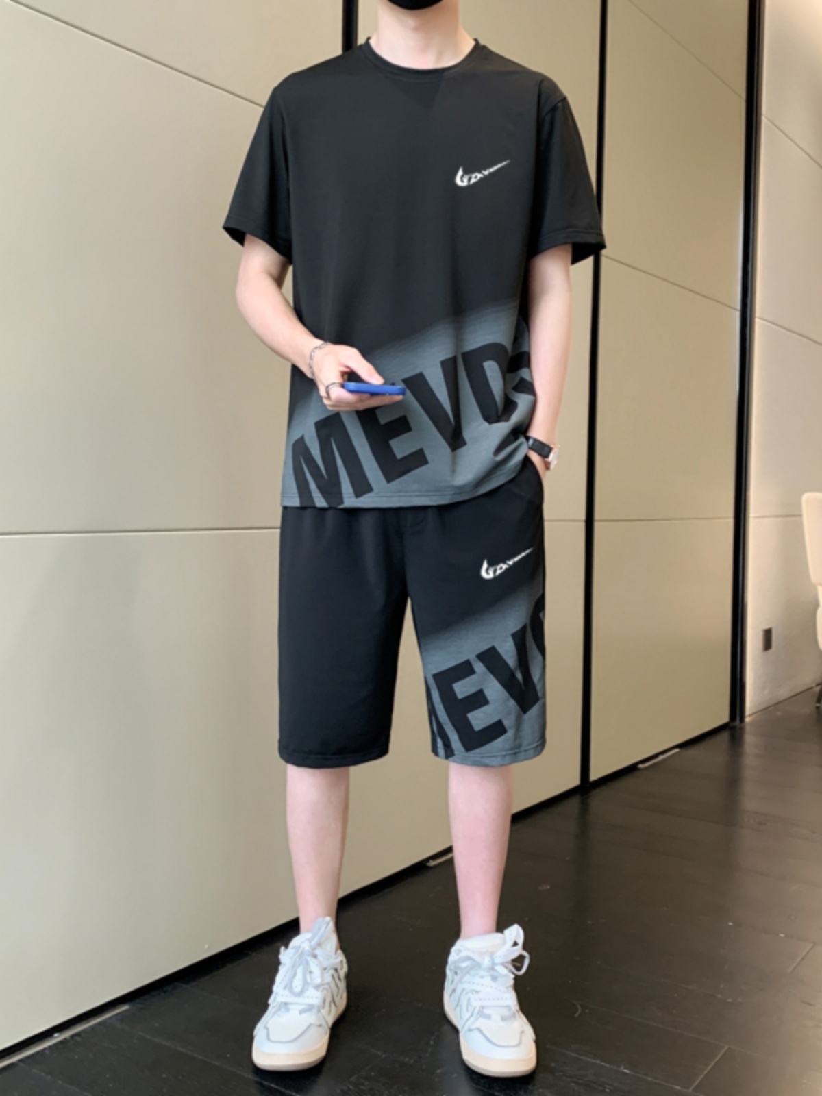 <!--耐克顿夏季冰丝t恤运动套装男速干短袖短裤休闲男装一套搭配帅气-->