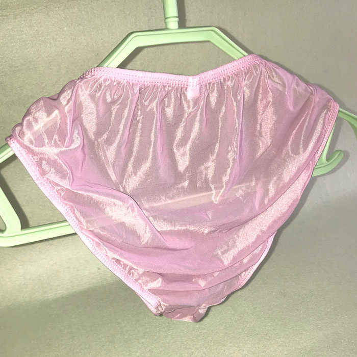 The underpants trianguage pants personality.