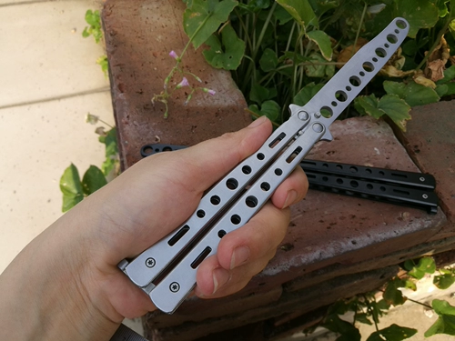 Нож-бабочка, тренировочный нож, инструмент для метания, складной нож C27, черно-белый метательный нож без края