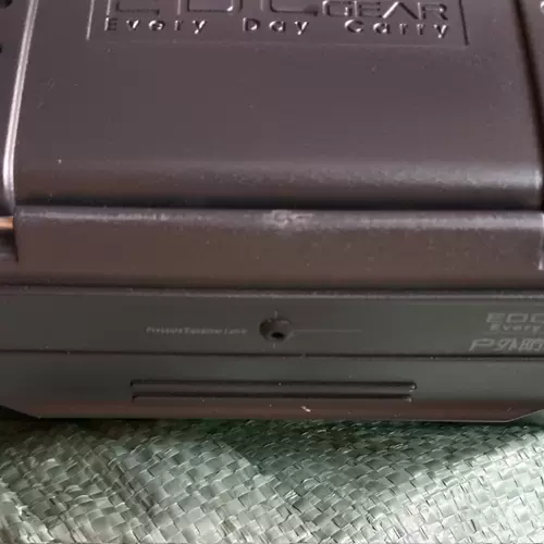 Глубокий водонепроницаемый резервуар на открытом воздухе водонепроницаем