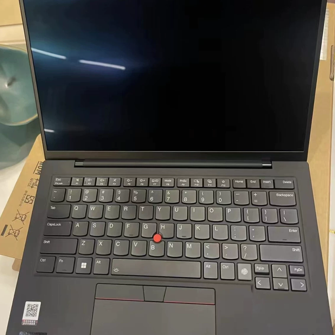 ThinkPad X1 Carbon 2025 модель P1 Hermit 4090 ноутбук 5G тонкий, легкий и эффективный 2880x1800 OLED экран