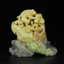 Shi Junzhai Qingtian stone carving boutique ornaments sealed door Stone Spirit Monkey offering peach hand carved collection decorative monkey