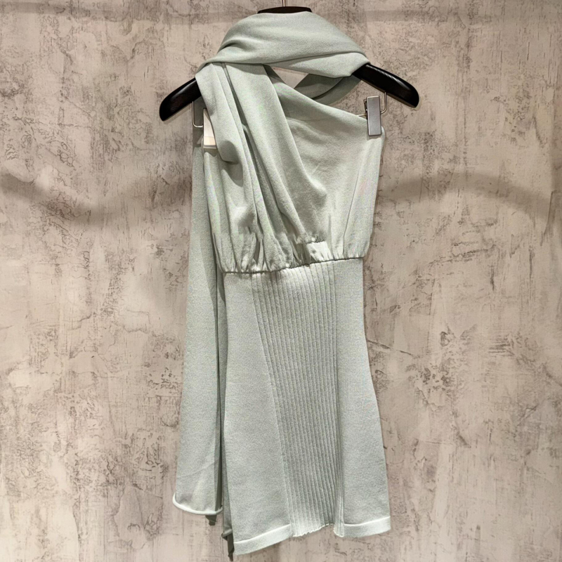 Nanyou Fashionable High-Waisted Mid-Length Banquet Light Green Zipper Sleeveless Halter-Style Evening Dress for Women