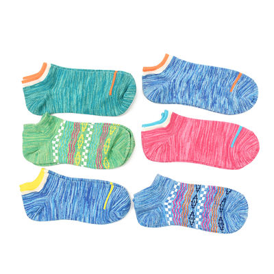 Multicolored floral socks are comfortable and easy to wear. Sporty short socks and short-leg trendy socks for both men and women